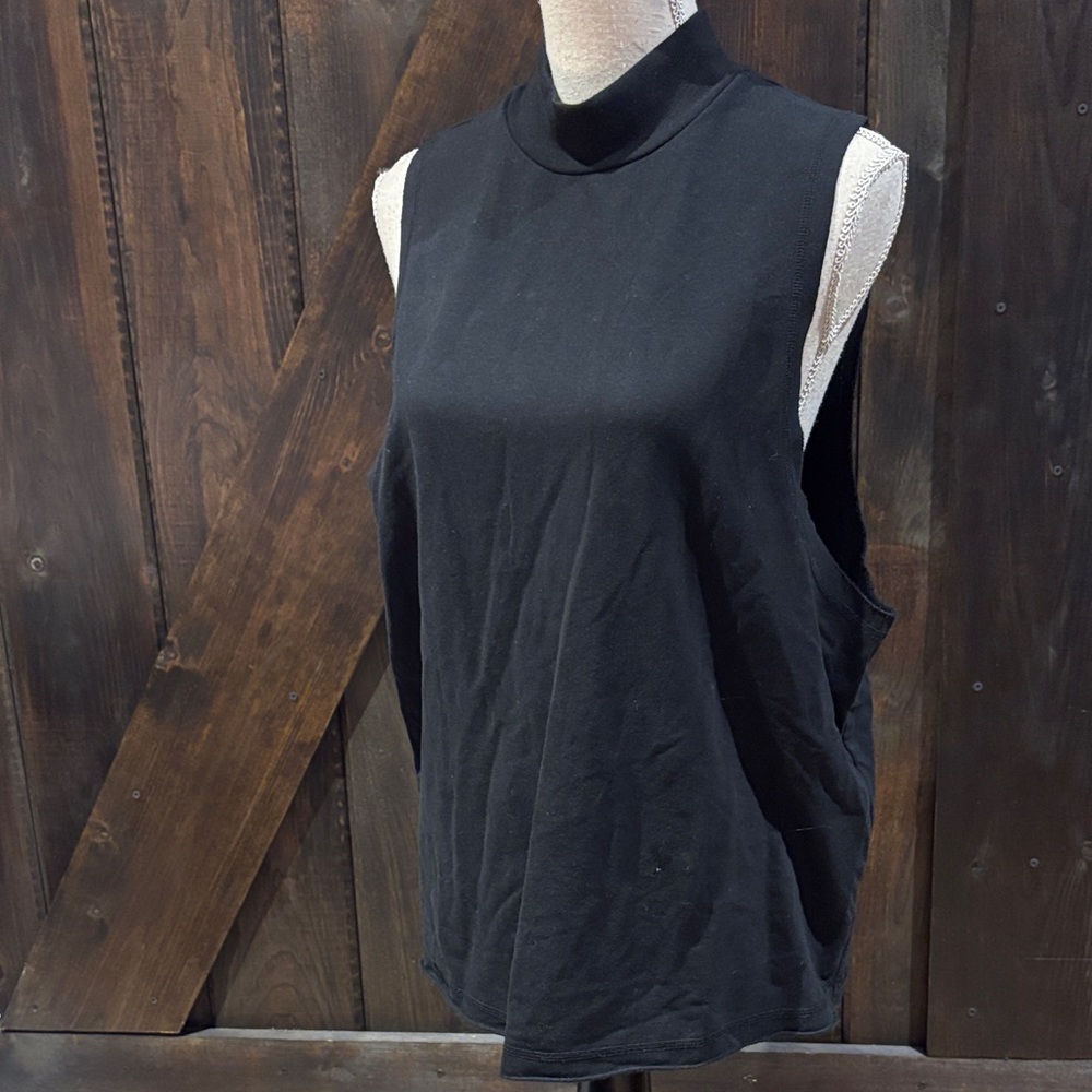 ALO Yoga Black Muscle Tee with turtle neck
